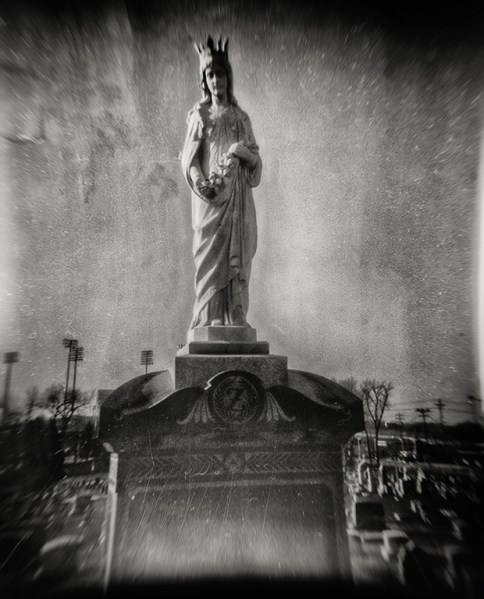 cemetery statuea
